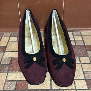 Vintage NEW  Bruno Magli SUEDE Flats 8.5